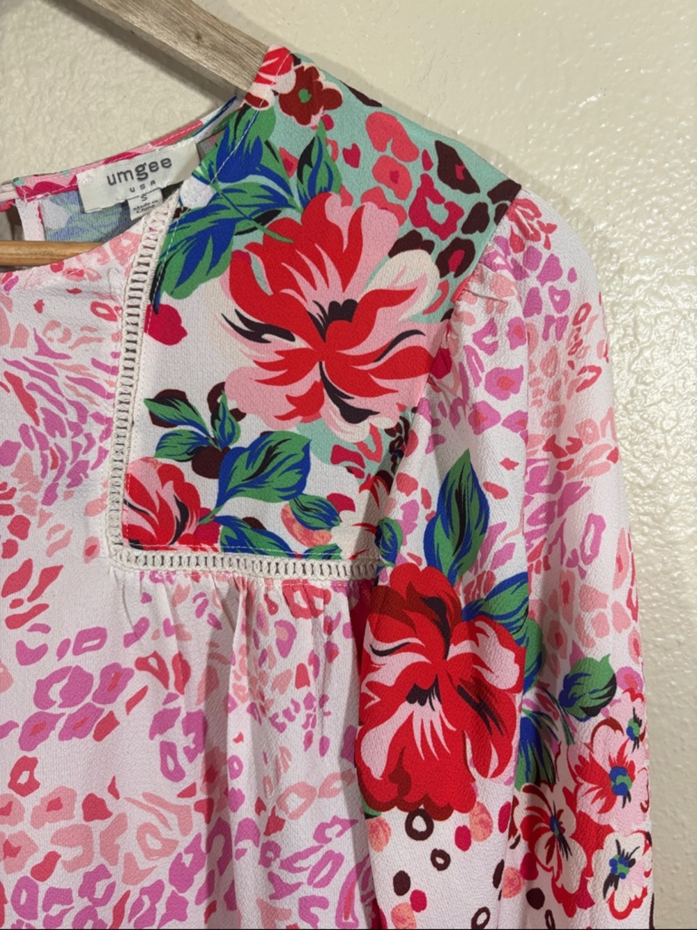 Umgee Boho Oversized Pink Floral & Tropical Leopard Print Top Size S - Picture 2 of 6